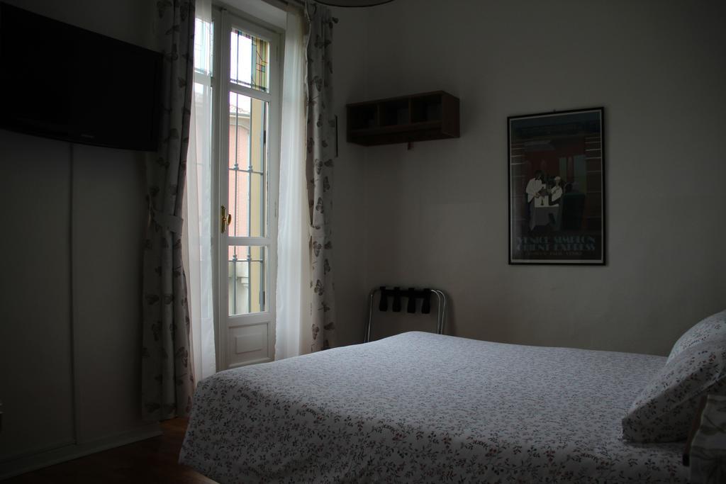 B&B Villa Ferrari Asti Exteriör bild